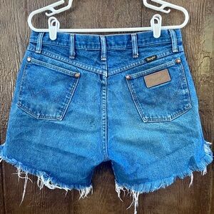 Wrangler Denim Cut Off Jean Shorts Size 34, Size 6
